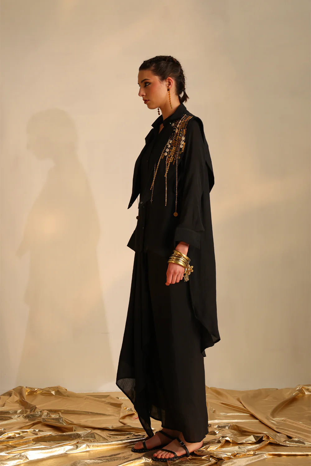 Waterfall shirt set with a cape blazer waistcoat