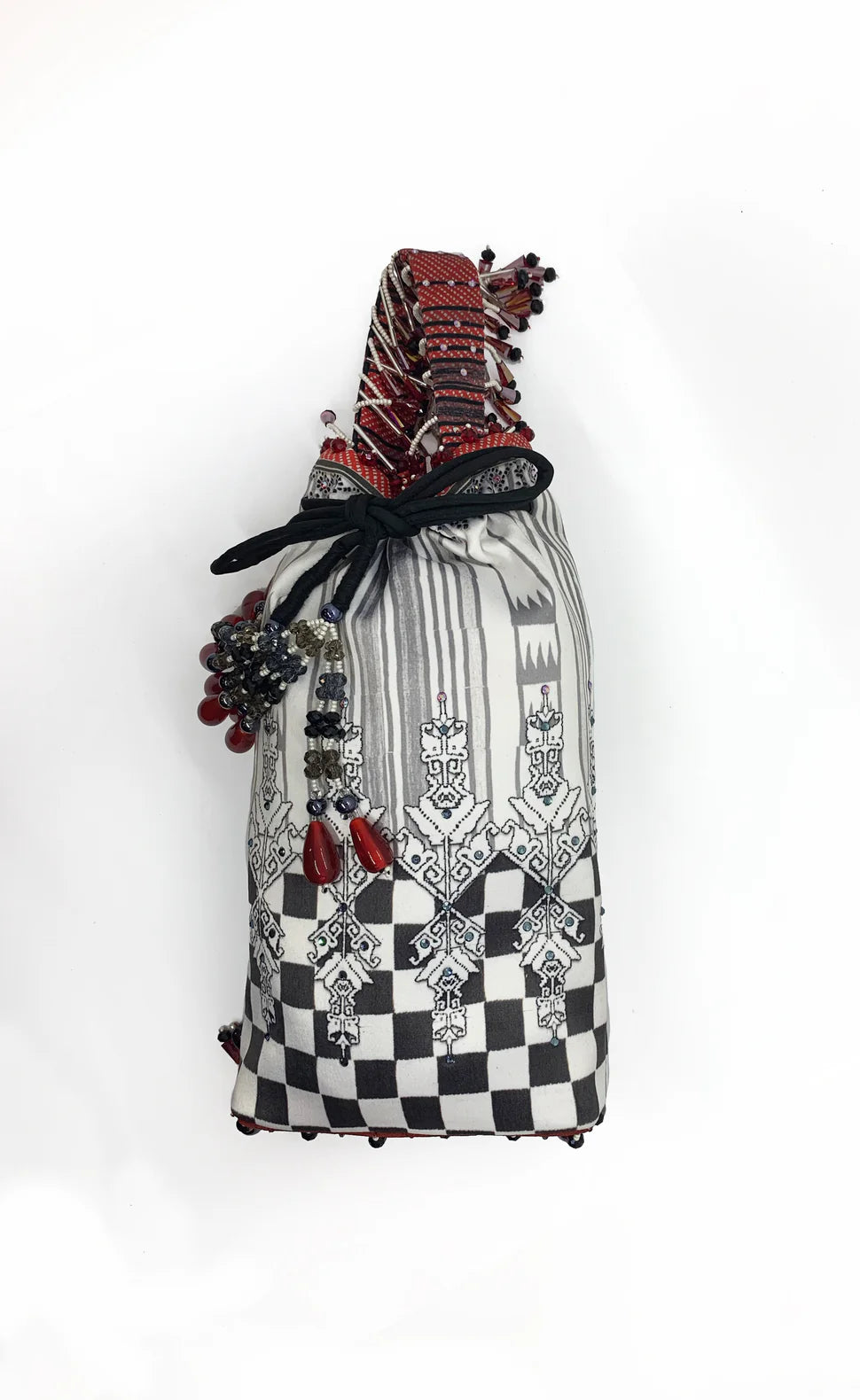 Elophia : Grey & White