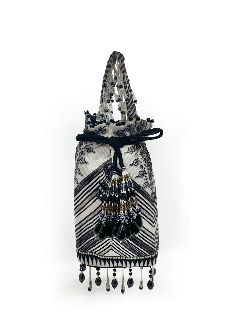 Charni : Black & White