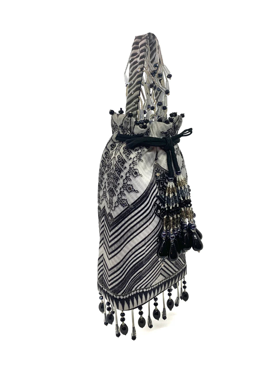 Charni : Black & White