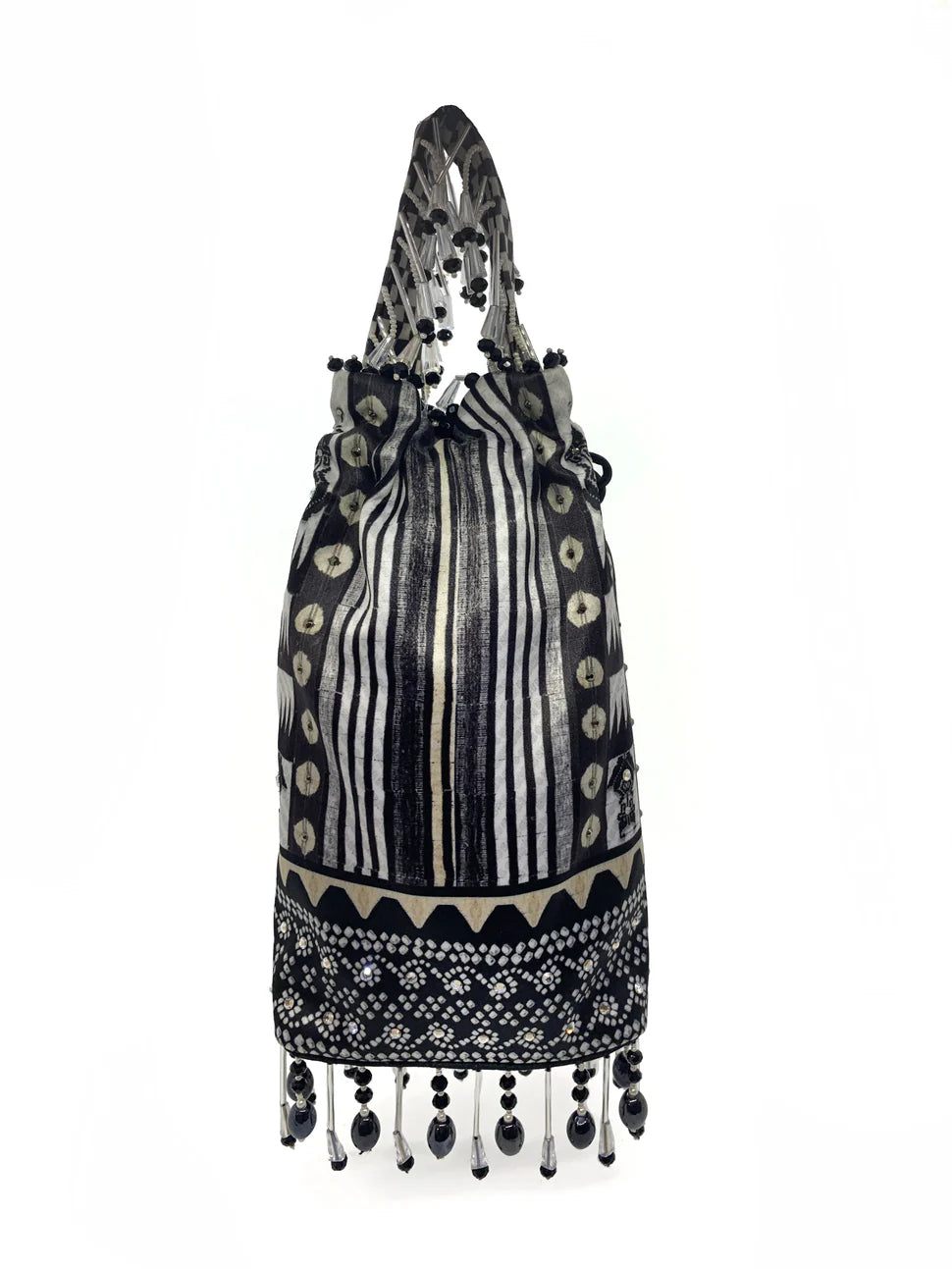 Kezia : Black & White