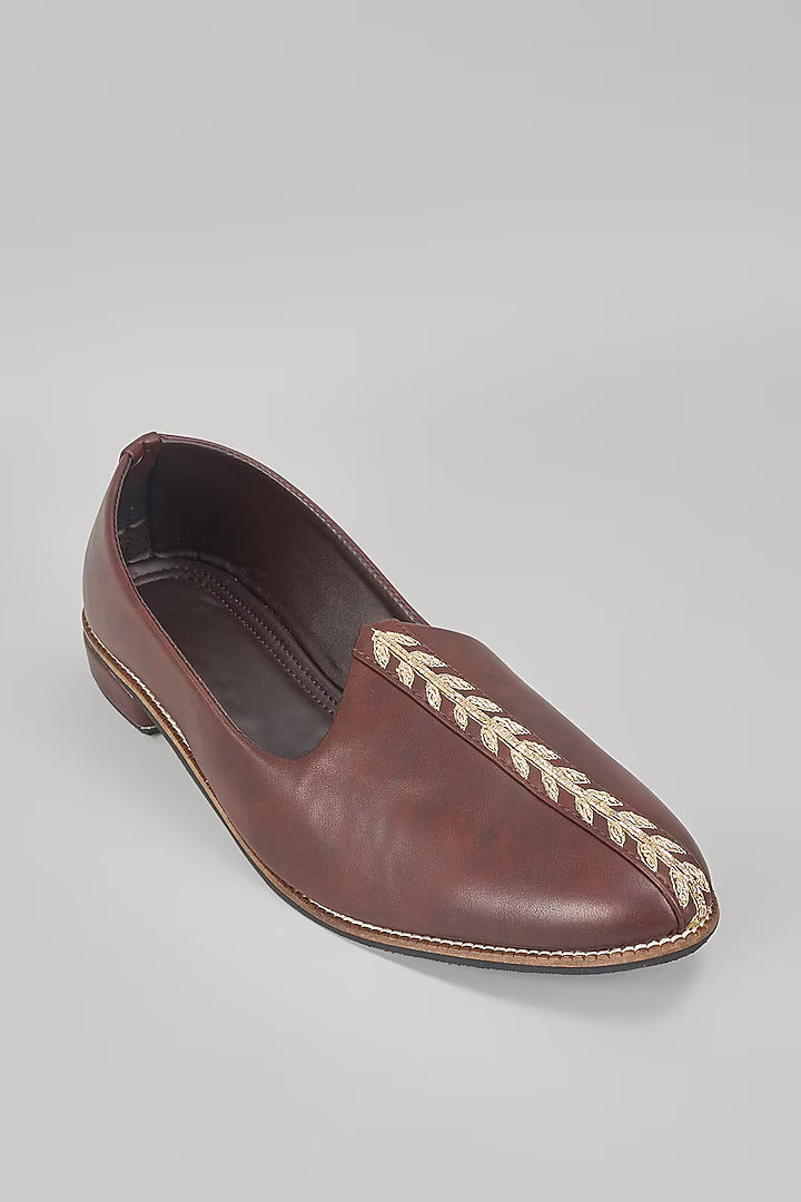 Brown Embroidered Juttis